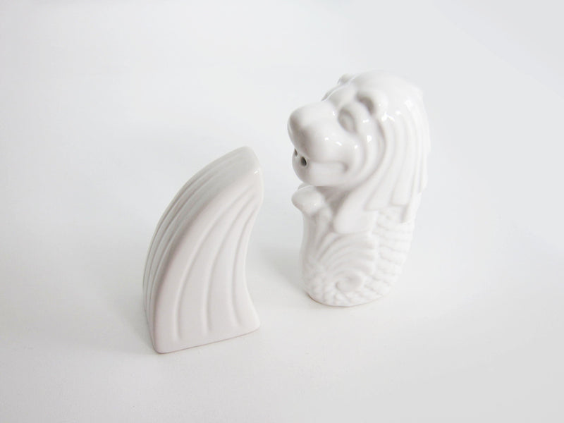 Merlion Salt & Pepper Shaker Set - SpectrumStore SG