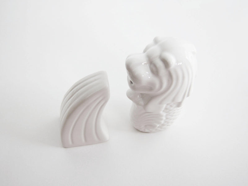 Merlion Salt & Pepper Shaker Set - SpectrumStore SG