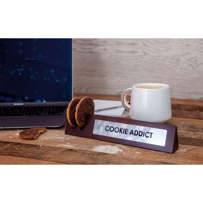 Wooden Desk Sign - Biscuit Addict - SpectrumStore SG